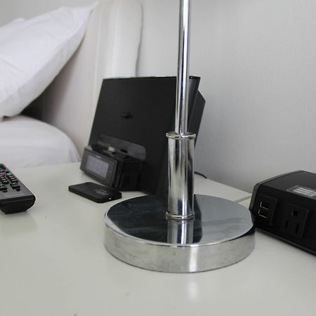 Private Apartments At The Casablanca ميامي بيتش المظهر الخارجي الصورة