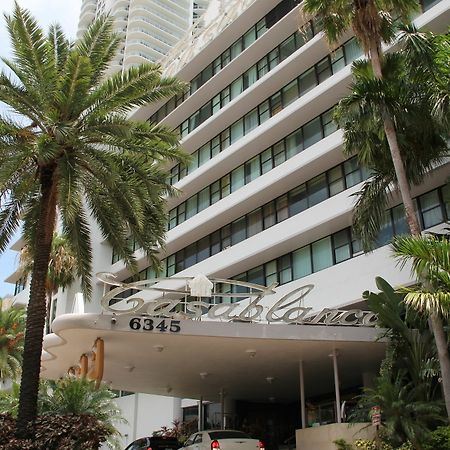 Private Apartments At The Casablanca ميامي بيتش المظهر الخارجي الصورة