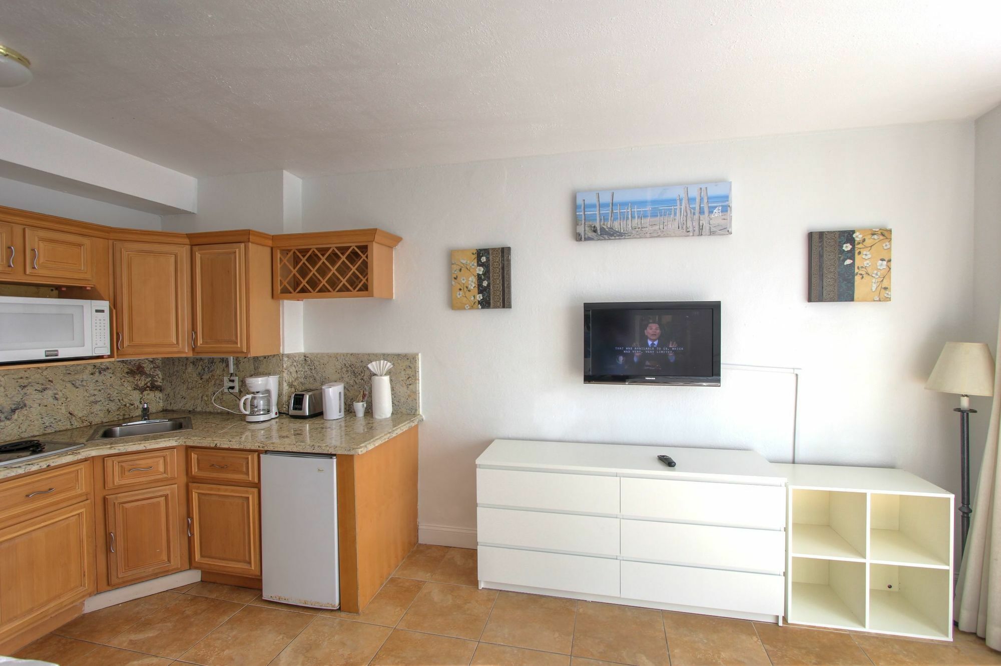 Private Apartments At The Casablanca ميامي بيتش المظهر الخارجي الصورة