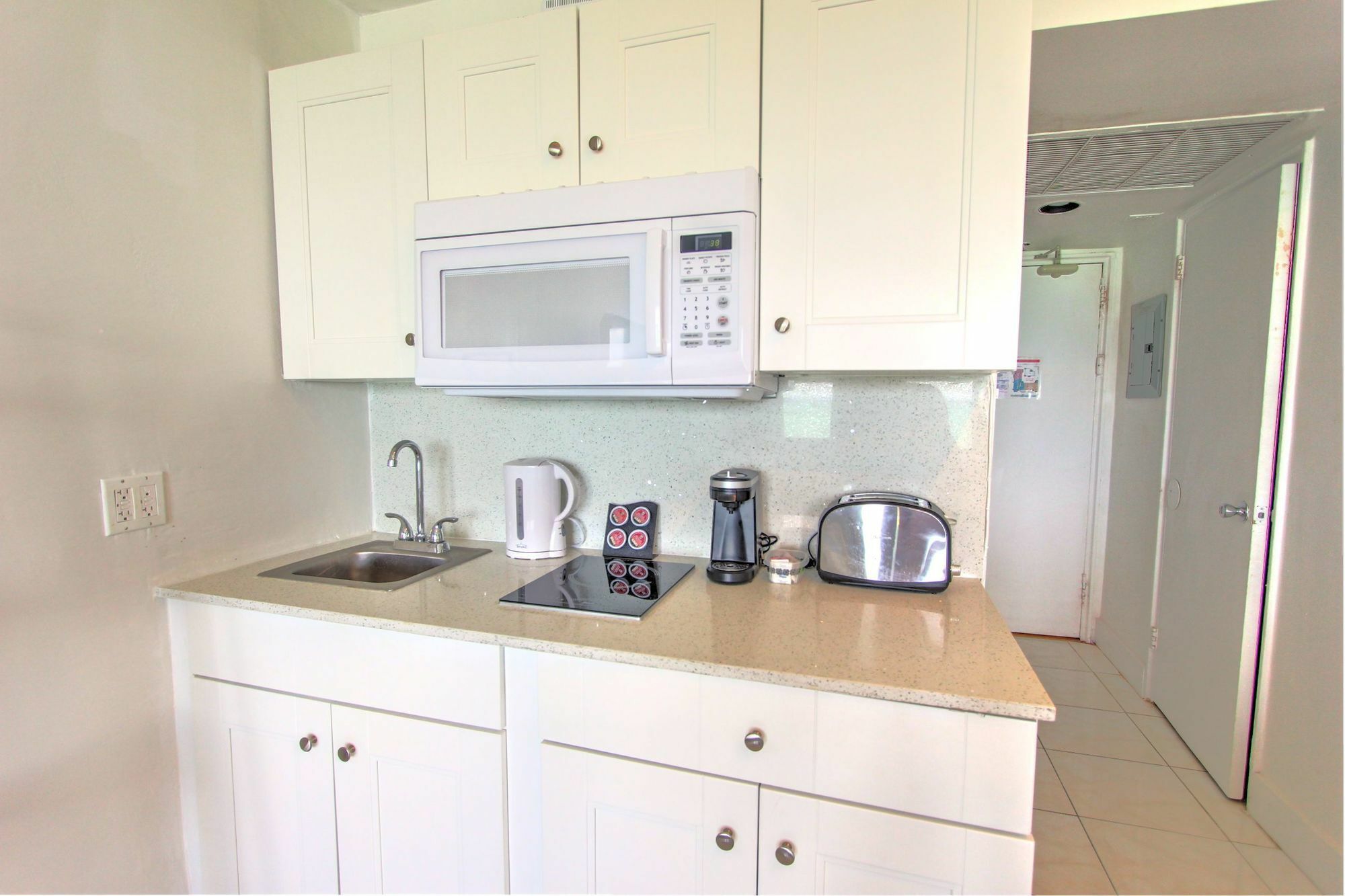 Private Apartments At The Casablanca ميامي بيتش المظهر الخارجي الصورة
