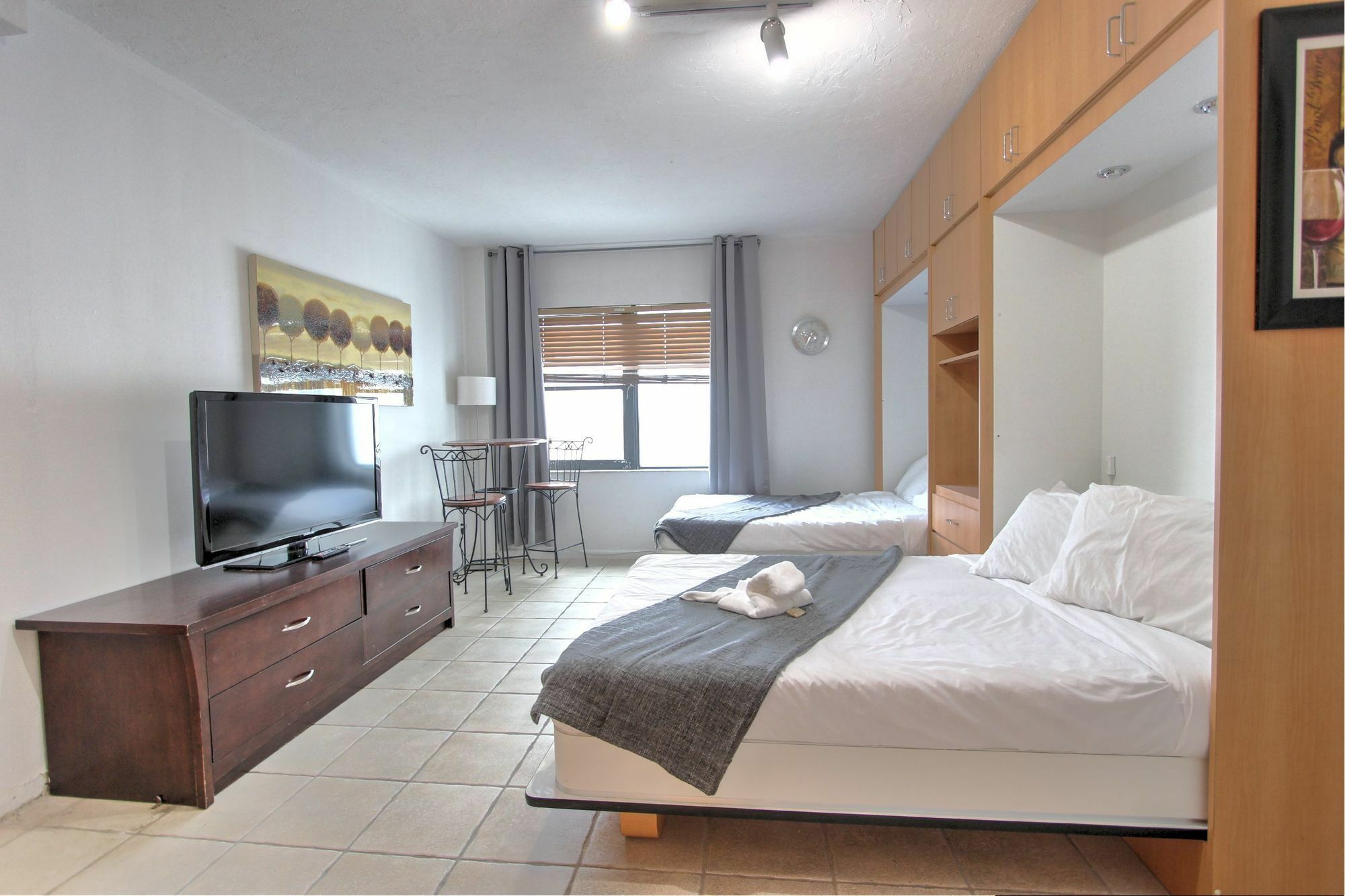 Private Apartments At The Casablanca ميامي بيتش المظهر الخارجي الصورة