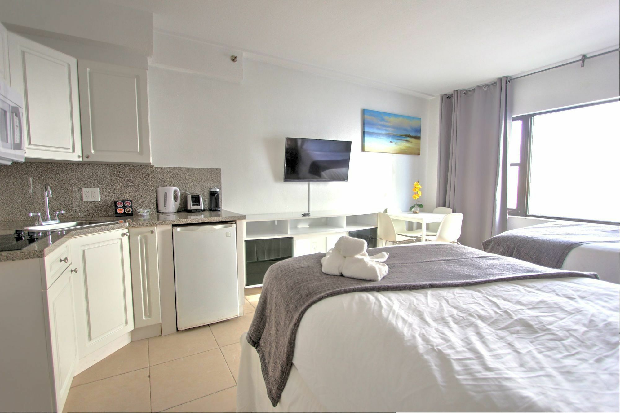 Private Apartments At The Casablanca ميامي بيتش المظهر الخارجي الصورة