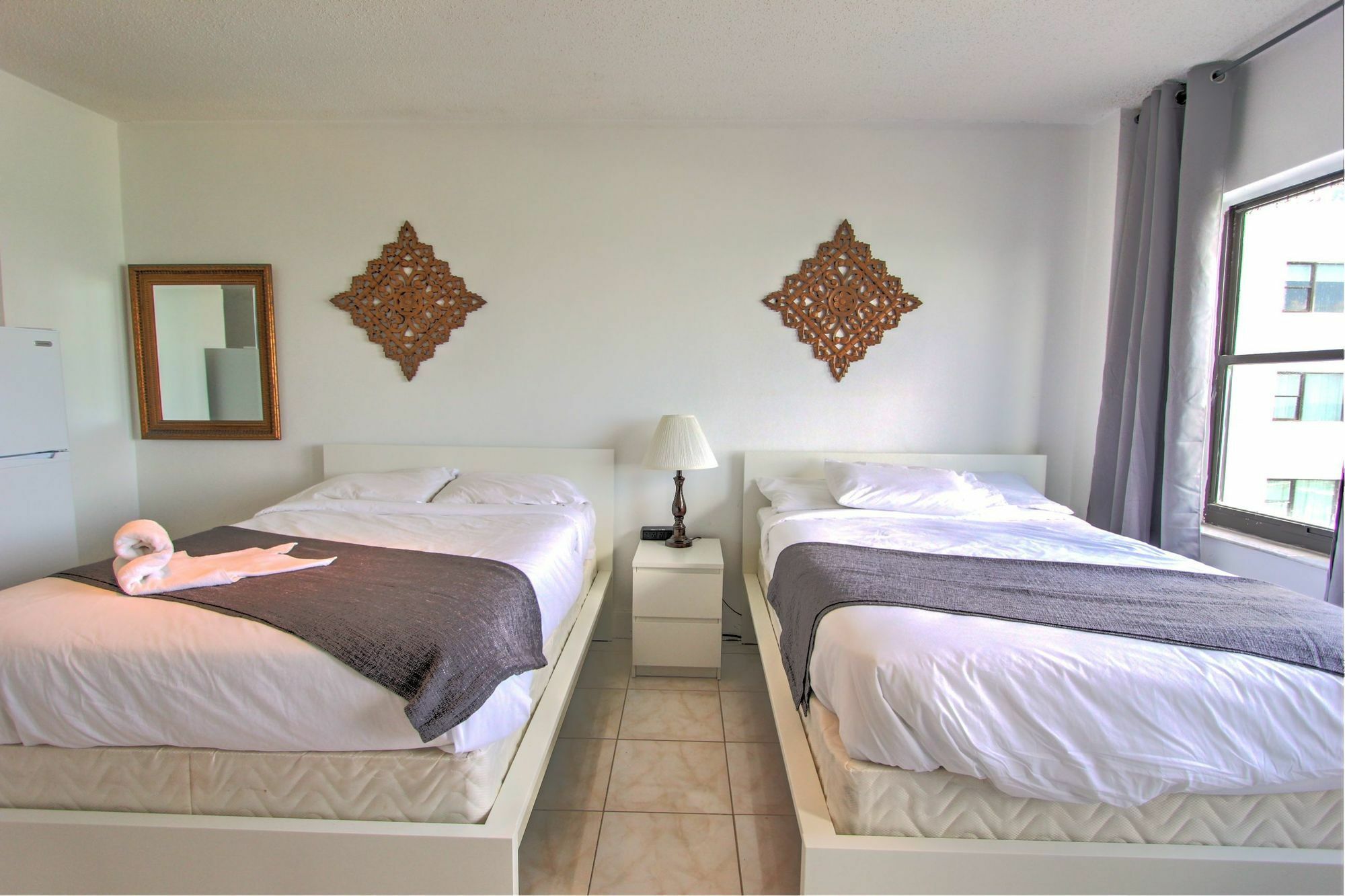 Private Apartments At The Casablanca ميامي بيتش المظهر الخارجي الصورة