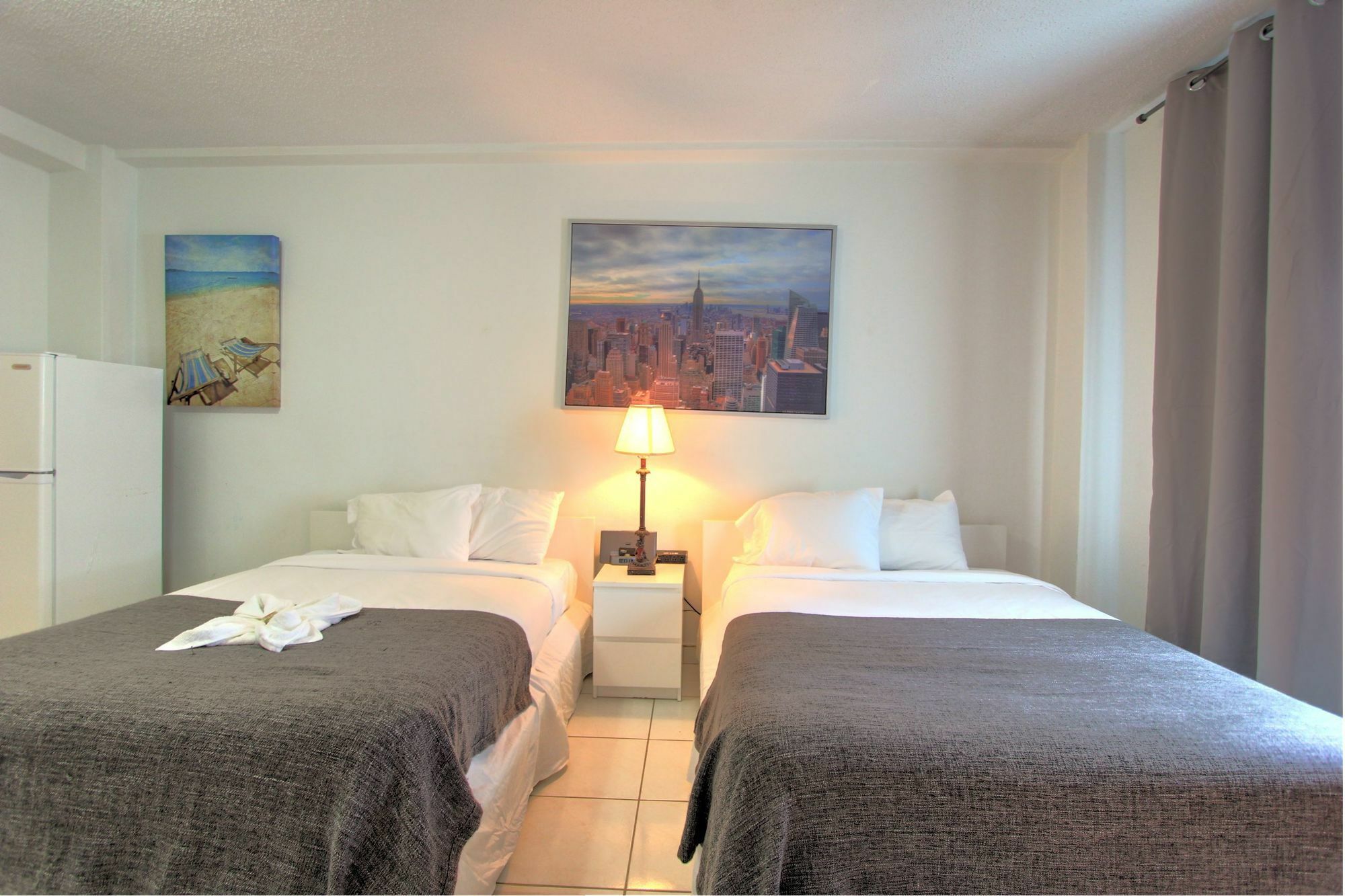 Private Apartments At The Casablanca ميامي بيتش المظهر الخارجي الصورة